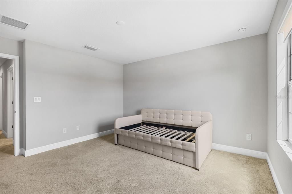 For Sale: $774,500 (5 beds, 4 baths, 3601 Square Feet)