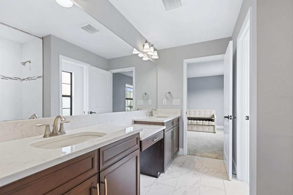 For Sale: $774,500 (5 beds, 4 baths, 3601 Square Feet)