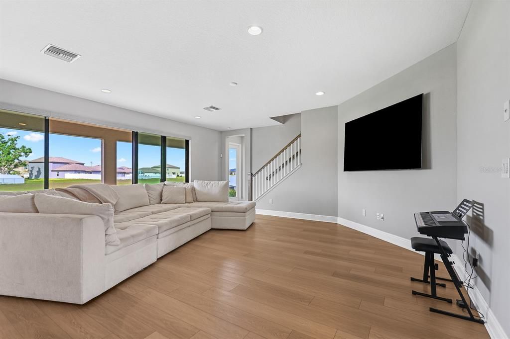 For Sale: $774,500 (5 beds, 4 baths, 3601 Square Feet)