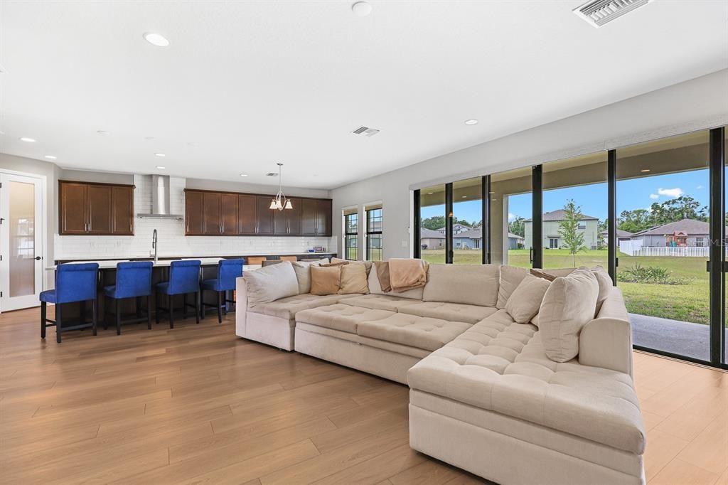 For Sale: $774,500 (5 beds, 4 baths, 3601 Square Feet)