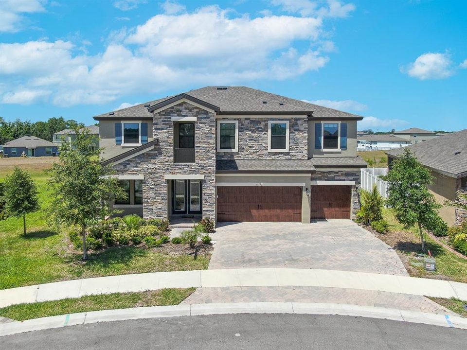 For Sale: $774,500 (5 beds, 4 baths, 3601 Square Feet)