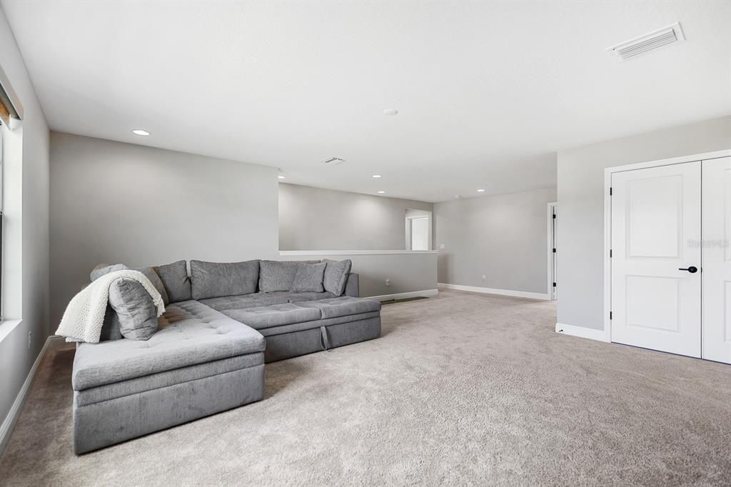 For Sale: $774,500 (5 beds, 4 baths, 3601 Square Feet)