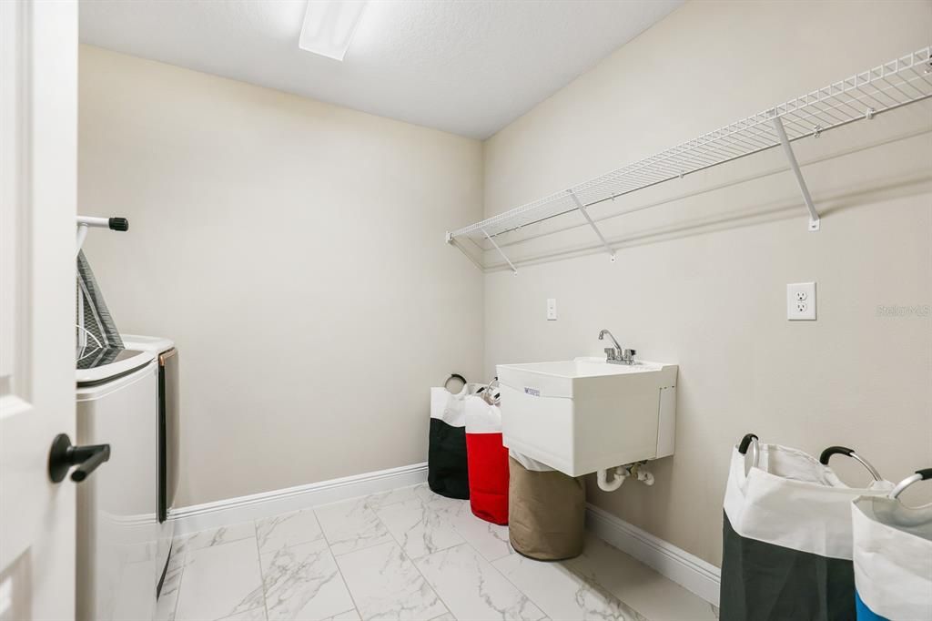 For Sale: $774,500 (5 beds, 4 baths, 3601 Square Feet)