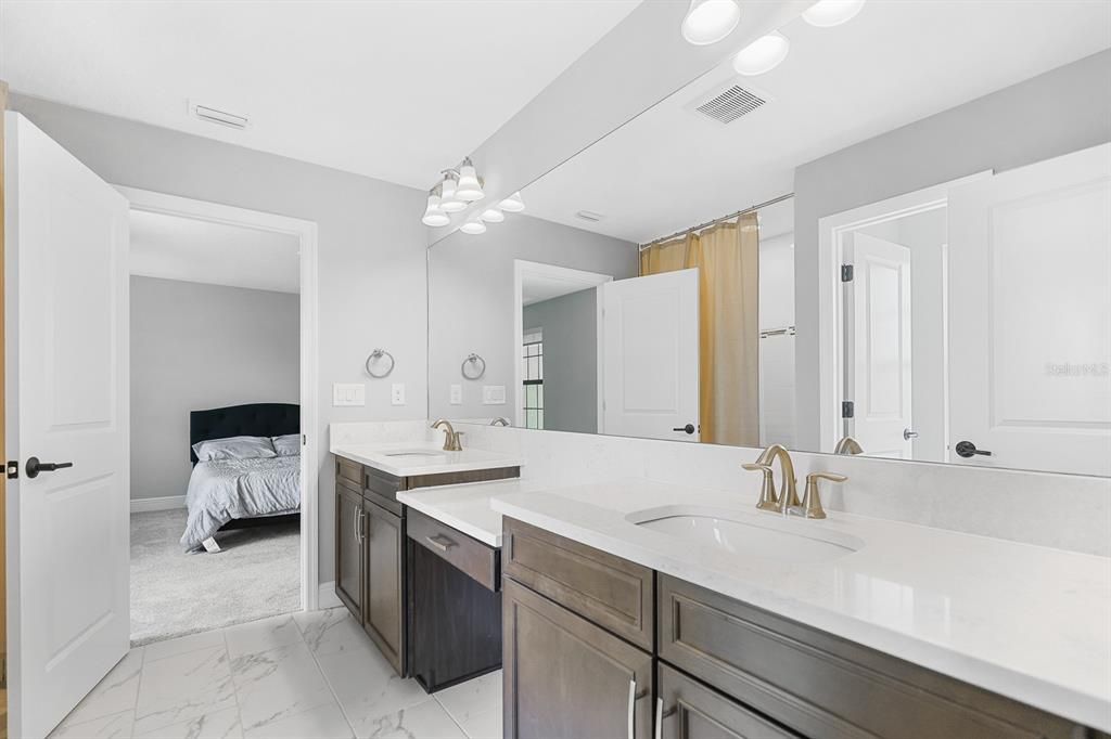 For Sale: $774,500 (5 beds, 4 baths, 3601 Square Feet)