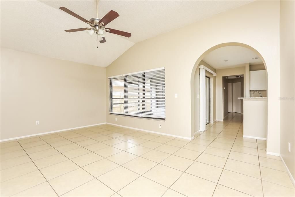 В аренду: $2,325 (3 спален, 2 ванн, 1634 Квадратных фут)