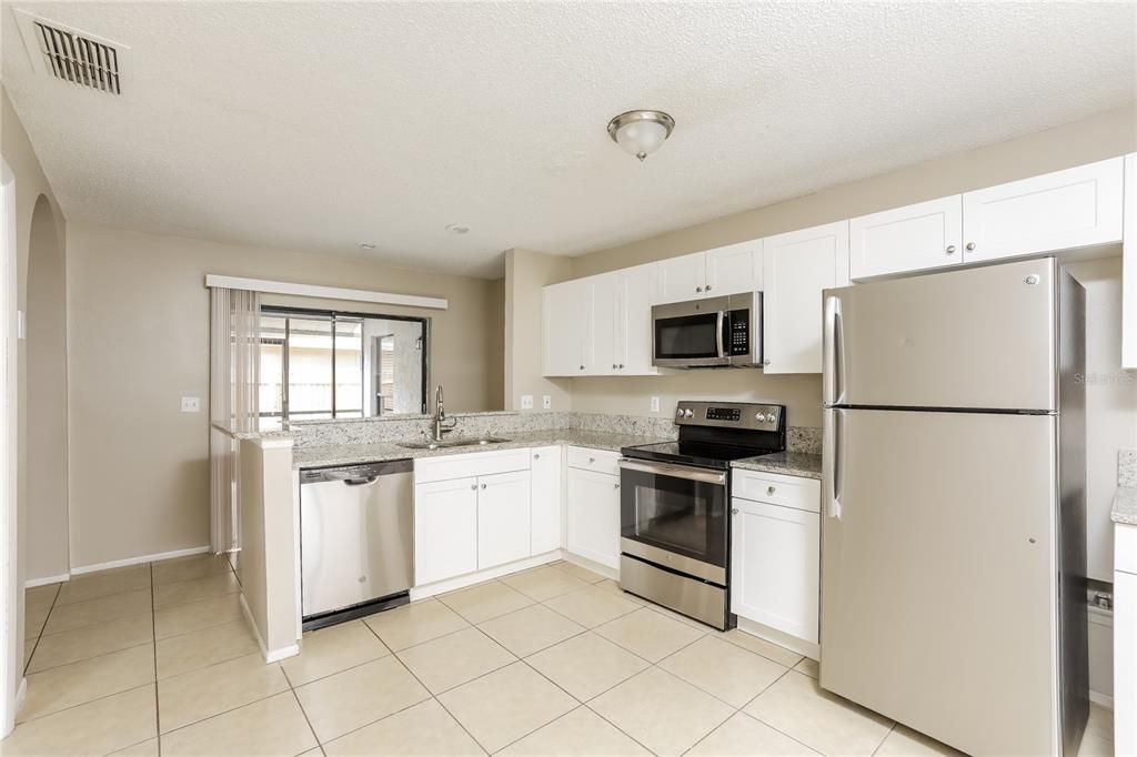 В аренду: $2,325 (3 спален, 2 ванн, 1634 Квадратных фут)