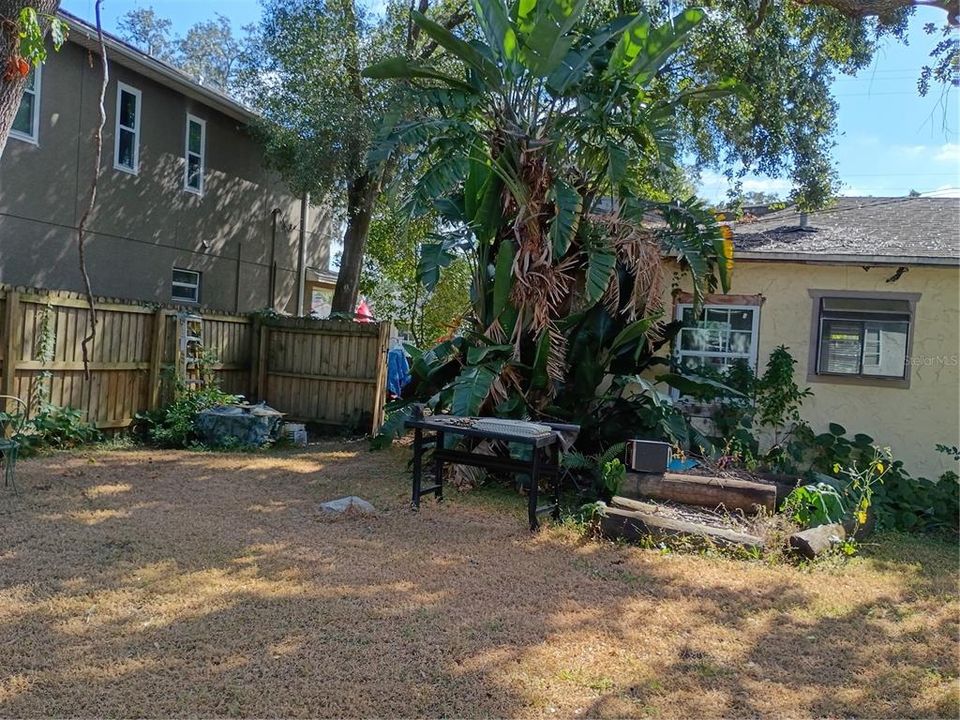 На продажу: $240,000 (2 спален, 1 ванн, 946 Квадратных фут)