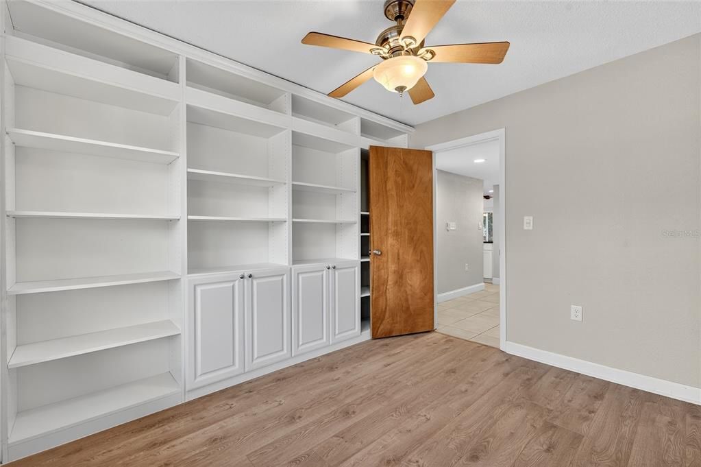 На продажу: $424,900 (4 спален, 2 ванн, 1679 Квадратных фут)