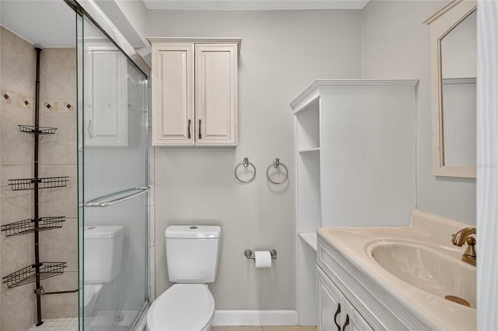 На продажу: $424,900 (4 спален, 2 ванн, 1679 Квадратных фут)