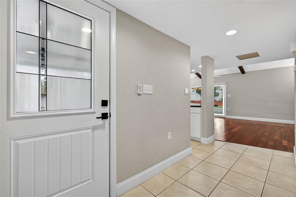 На продажу: $424,900 (4 спален, 2 ванн, 1679 Квадратных фут)