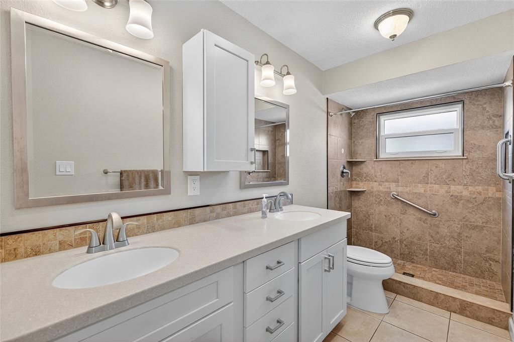 На продажу: $424,900 (4 спален, 2 ванн, 1679 Квадратных фут)