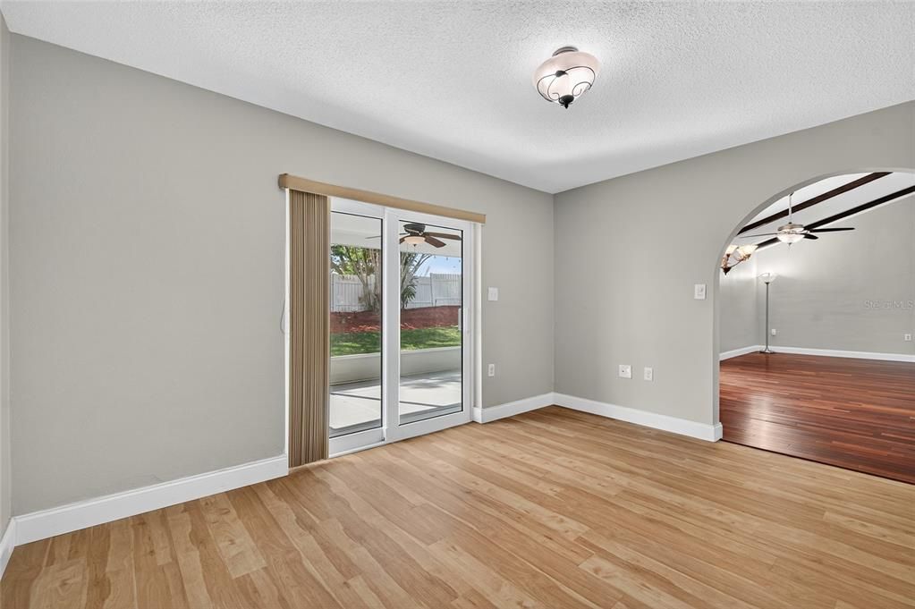 На продажу: $424,900 (4 спален, 2 ванн, 1679 Квадратных фут)