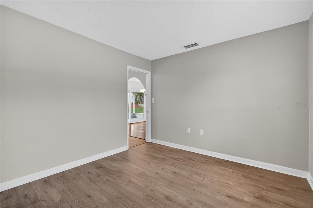 На продажу: $424,900 (4 спален, 2 ванн, 1679 Квадратных фут)