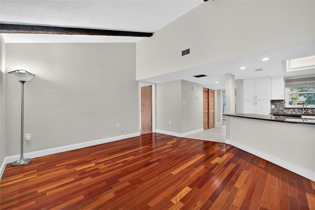 На продажу: $424,900 (4 спален, 2 ванн, 1679 Квадратных фут)