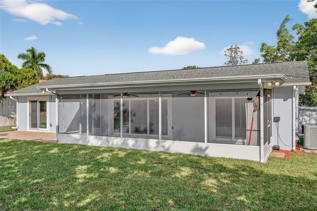 На продажу: $424,900 (4 спален, 2 ванн, 1679 Квадратных фут)