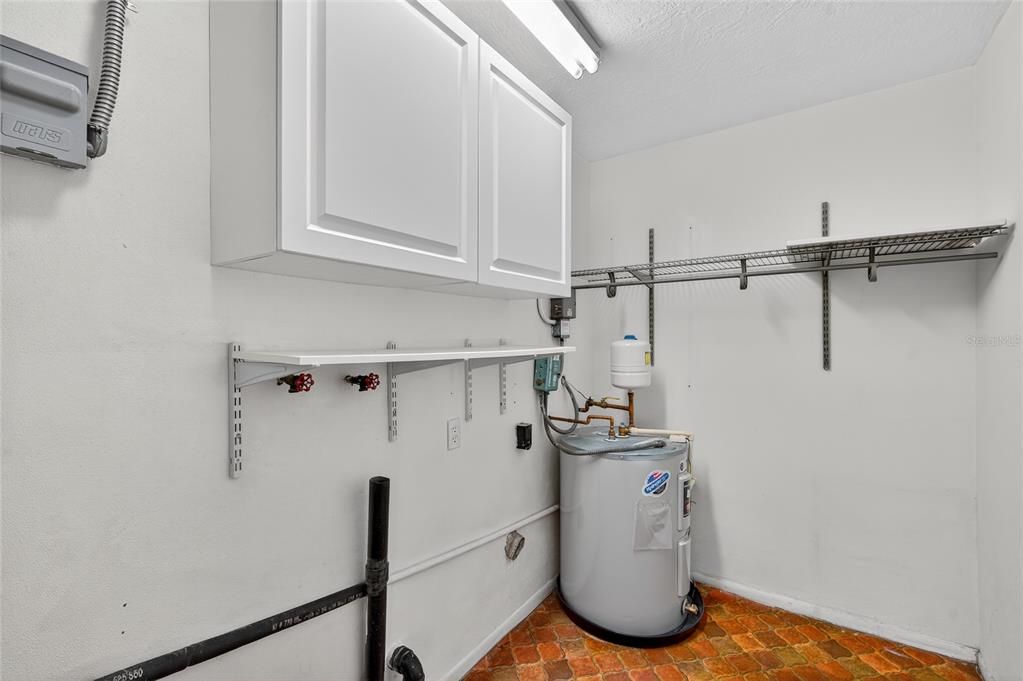 На продажу: $424,900 (4 спален, 2 ванн, 1679 Квадратных фут)