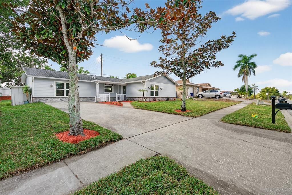 На продажу: $424,900 (4 спален, 2 ванн, 1679 Квадратных фут)