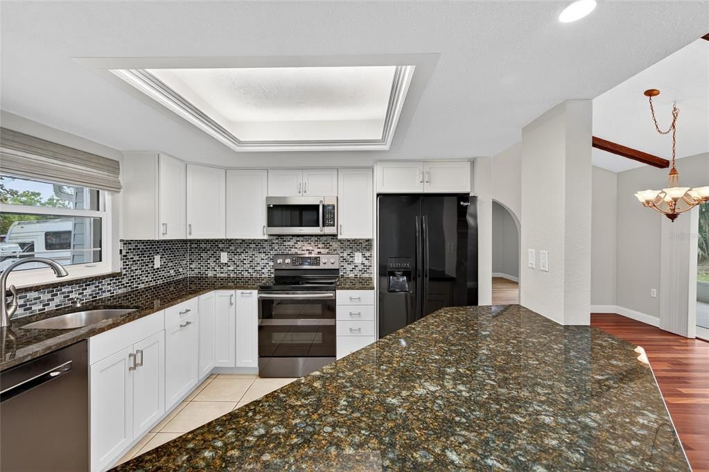 На продажу: $424,900 (4 спален, 2 ванн, 1679 Квадратных фут)