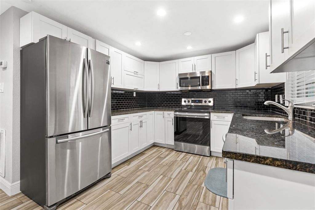 В аренду: $2,500 (3 спален, 2 ванн, 1098 Квадратных фут)