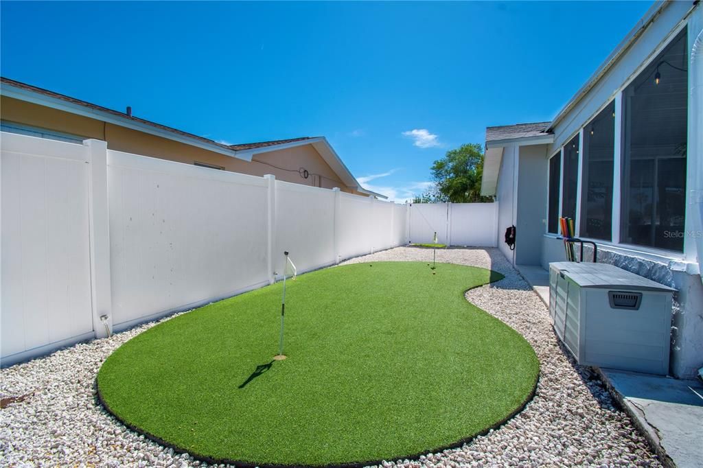 For Sale: $899,000 (5 beds, 3 baths, 2071 Square Feet)