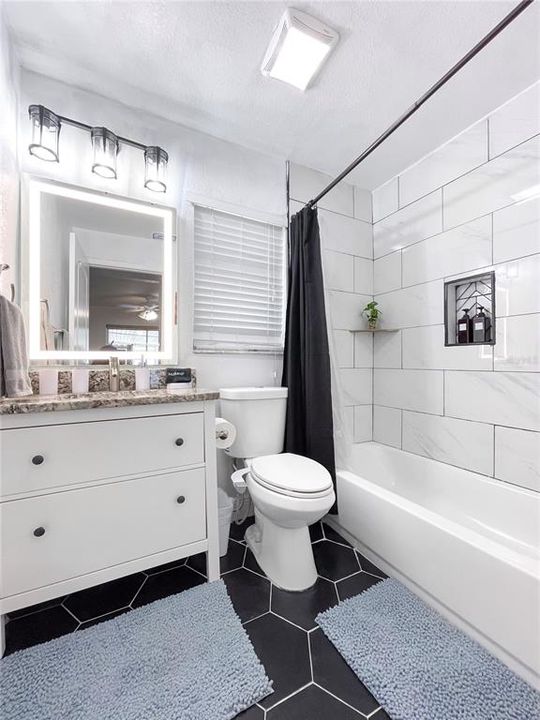 For Sale: $899,000 (5 beds, 3 baths, 2071 Square Feet)