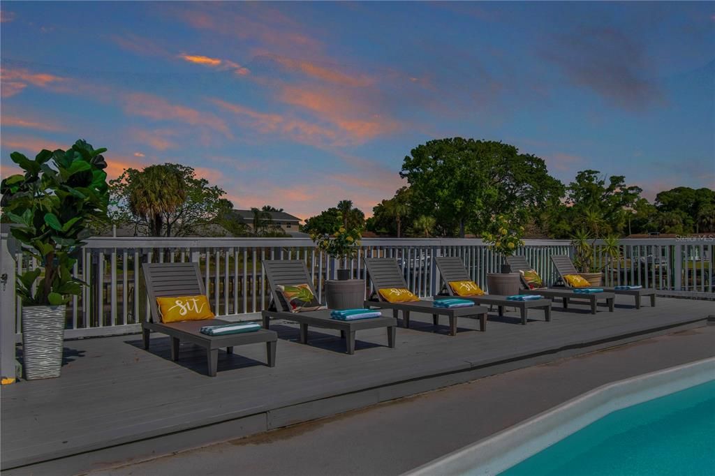 For Sale: $899,000 (5 beds, 3 baths, 2071 Square Feet)