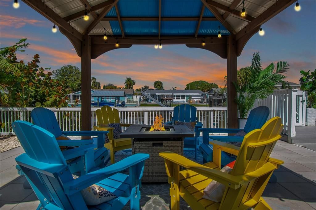 For Sale: $899,000 (5 beds, 3 baths, 2071 Square Feet)