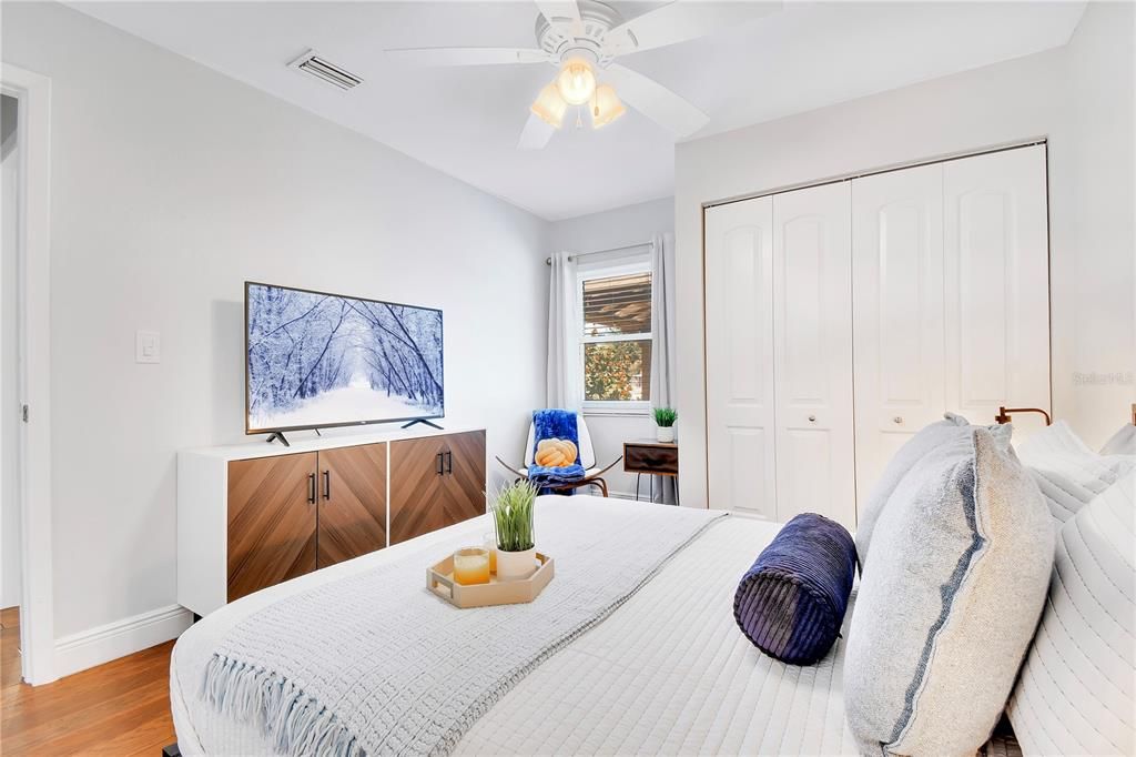 For Sale: $899,000 (5 beds, 3 baths, 2071 Square Feet)