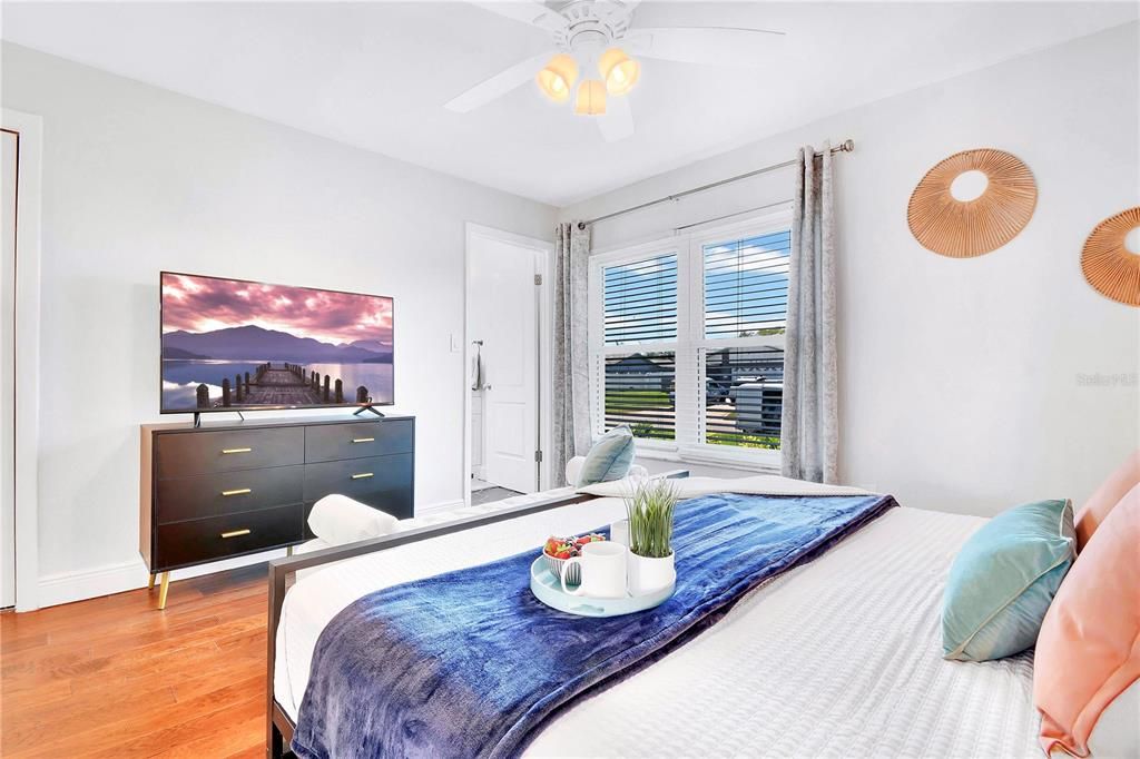 For Sale: $899,000 (5 beds, 3 baths, 2071 Square Feet)