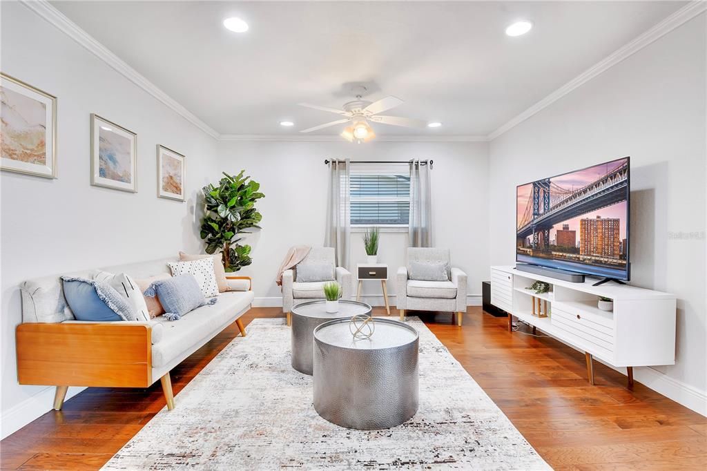 For Sale: $899,000 (5 beds, 3 baths, 2071 Square Feet)