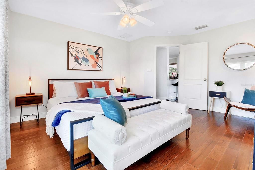 For Sale: $899,000 (5 beds, 3 baths, 2071 Square Feet)