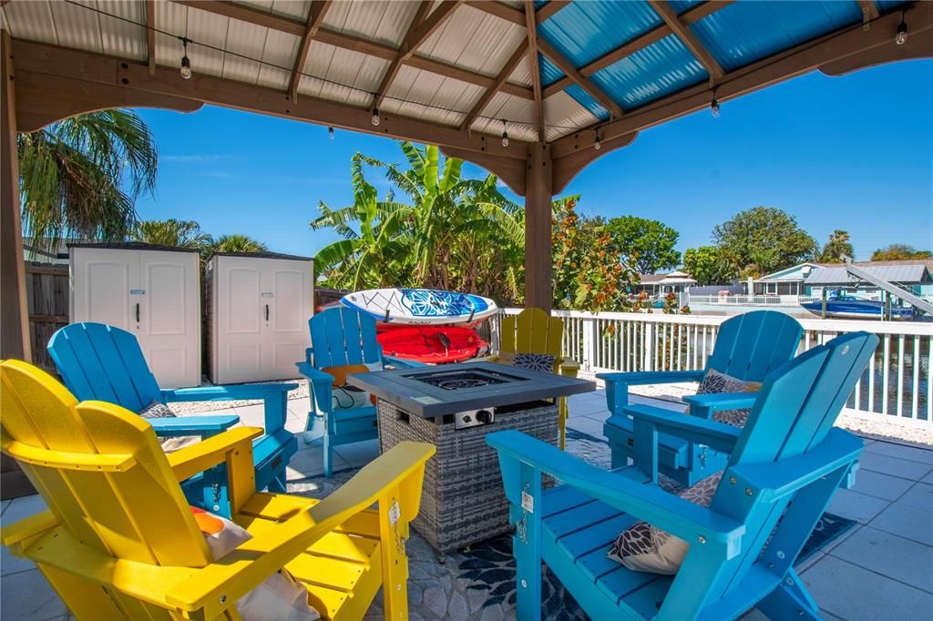 For Sale: $899,000 (5 beds, 3 baths, 2071 Square Feet)