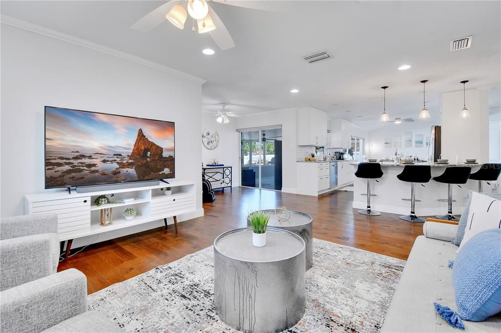 For Sale: $899,000 (5 beds, 3 baths, 2071 Square Feet)