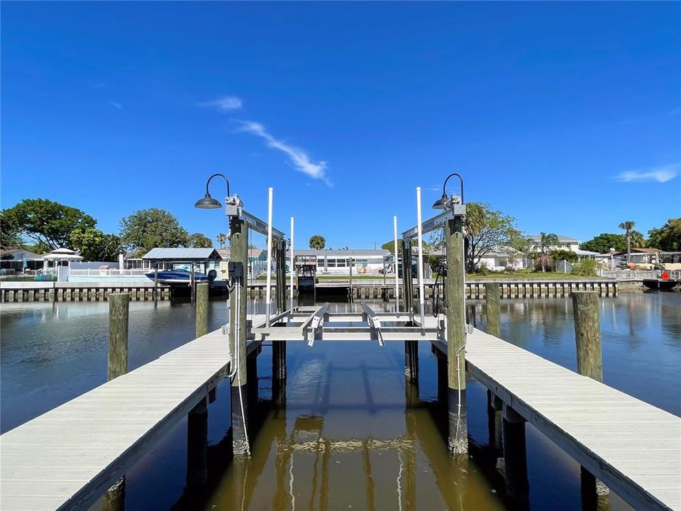 For Sale: $899,000 (5 beds, 3 baths, 2071 Square Feet)