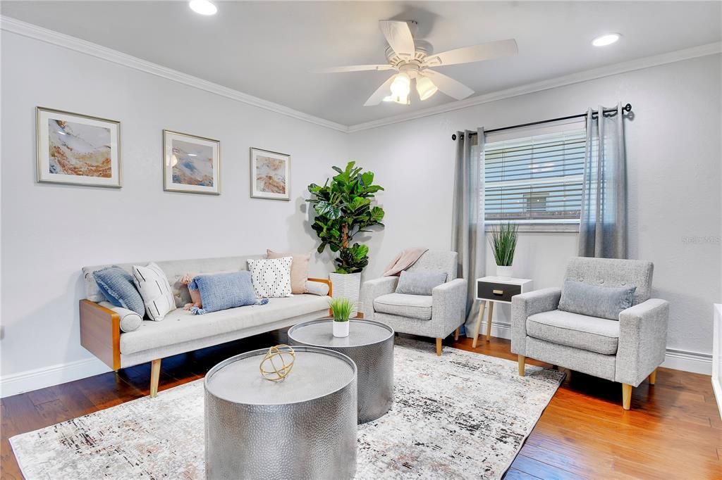 For Sale: $899,000 (5 beds, 3 baths, 2071 Square Feet)