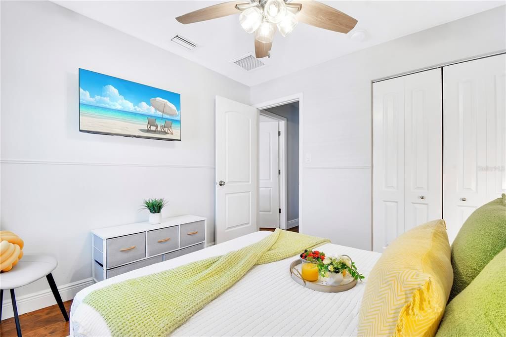 For Sale: $899,000 (5 beds, 3 baths, 2071 Square Feet)