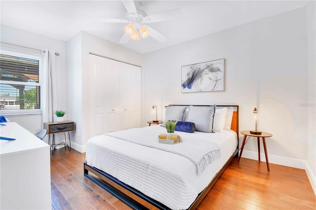 For Sale: $899,000 (5 beds, 3 baths, 2071 Square Feet)