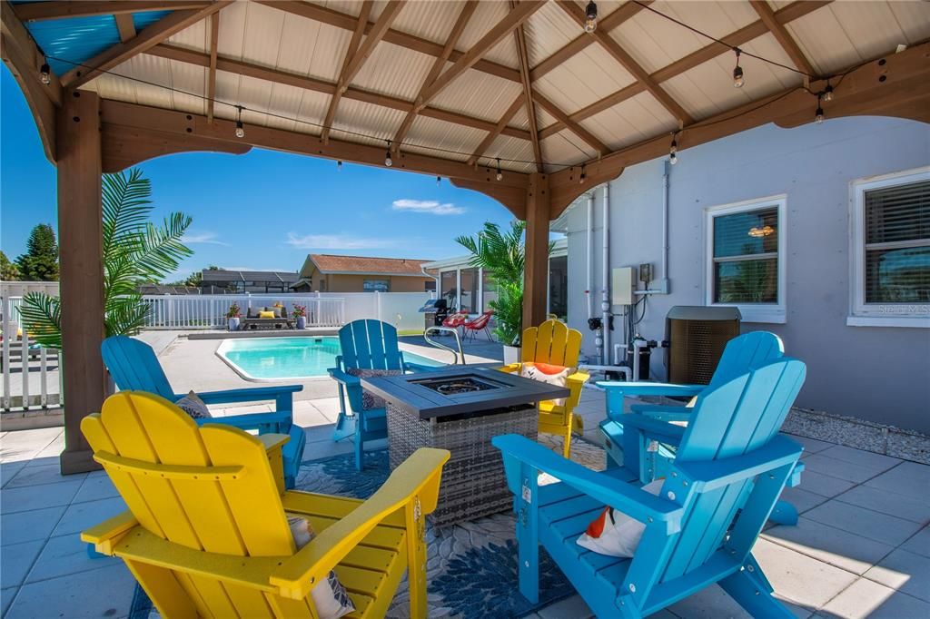 For Sale: $899,000 (5 beds, 3 baths, 2071 Square Feet)