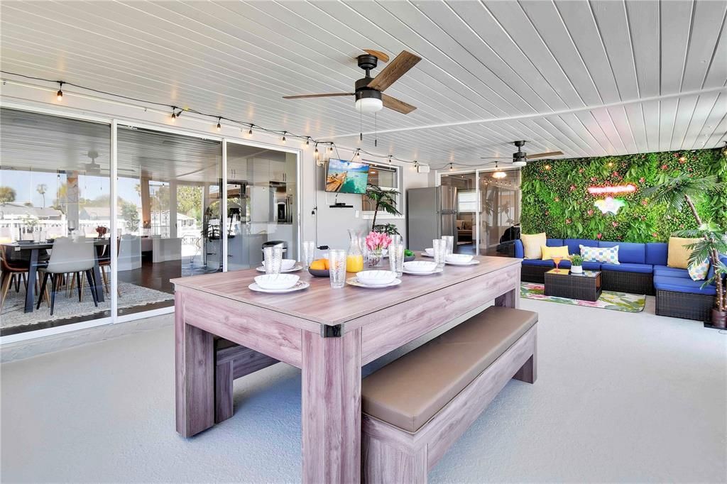 For Sale: $899,000 (5 beds, 3 baths, 2071 Square Feet)