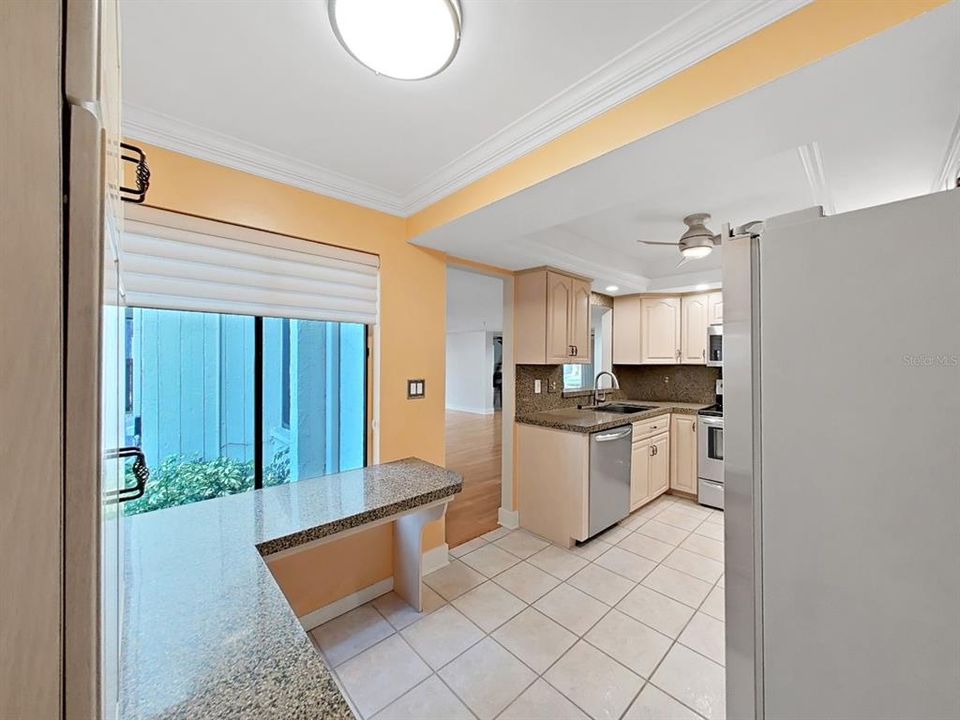 На продажу: $275,000 (2 спален, 2 ванн, 1460 Квадратных фут)