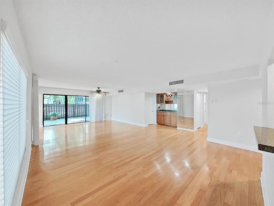 На продажу: $275,000 (2 спален, 2 ванн, 1460 Квадратных фут)