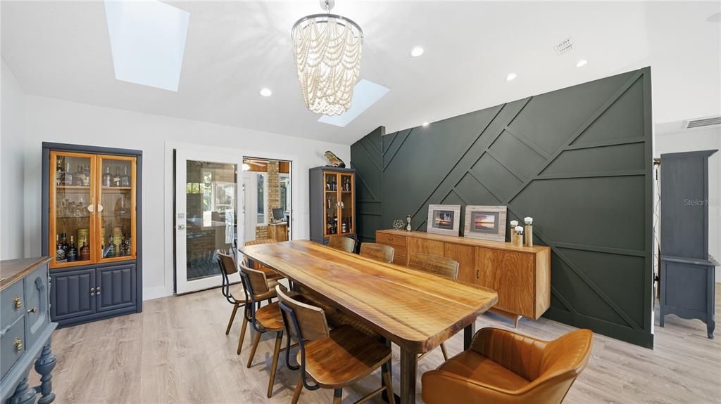 Active With Contract: $924,990 (3 beds, 2 baths, 2309 Square Feet)