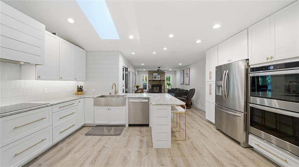 Active With Contract: $924,990 (3 beds, 2 baths, 2309 Square Feet)