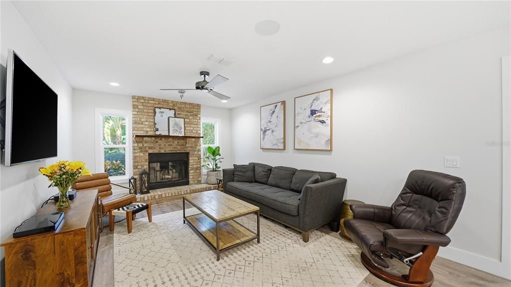 Active With Contract: $924,990 (3 beds, 2 baths, 2309 Square Feet)