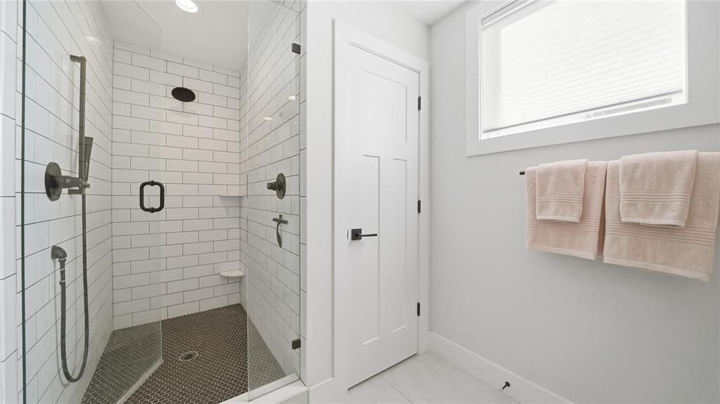 Active With Contract: $924,990 (3 beds, 2 baths, 2309 Square Feet)