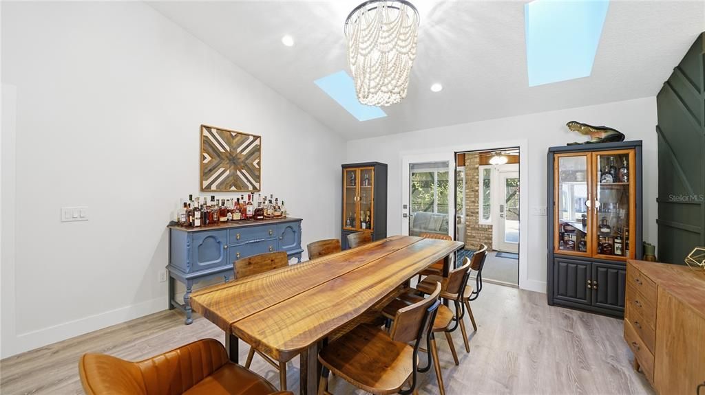 Active With Contract: $924,990 (3 beds, 2 baths, 2309 Square Feet)