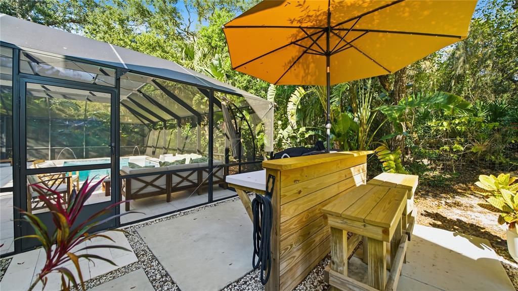 Active With Contract: $924,990 (3 beds, 2 baths, 2309 Square Feet)