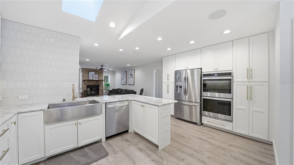 Active With Contract: $924,990 (3 beds, 2 baths, 2309 Square Feet)