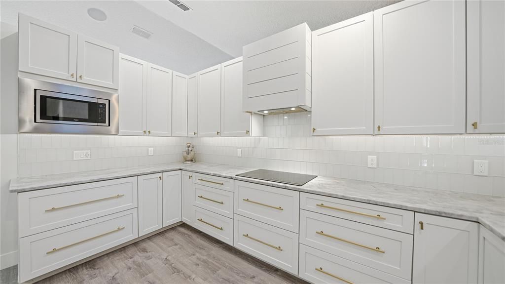 Active With Contract: $924,990 (3 beds, 2 baths, 2309 Square Feet)