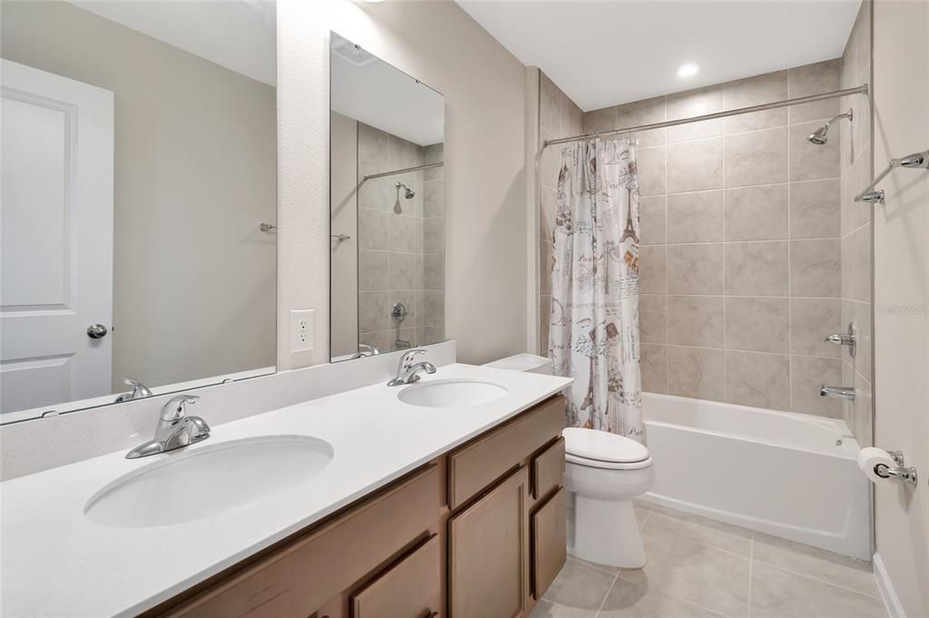 待售: $425,000 (4 贝兹, 3 浴室, 2752 平方英尺)